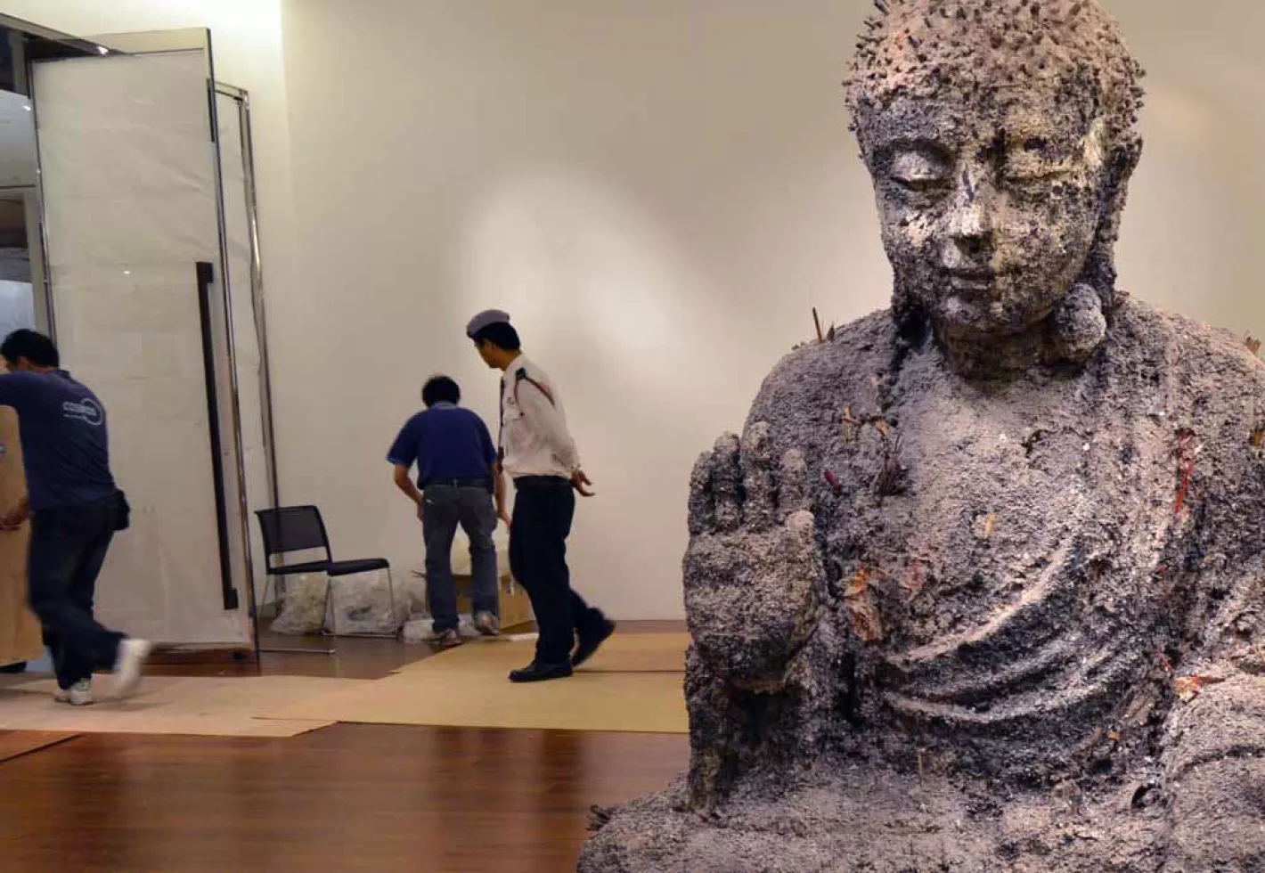 Global forwarding Baltrans Louis Vuitton sculptures